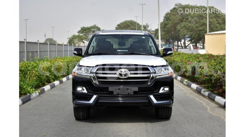 Big with watermark toyota land cruiser agadez import dubai 5419