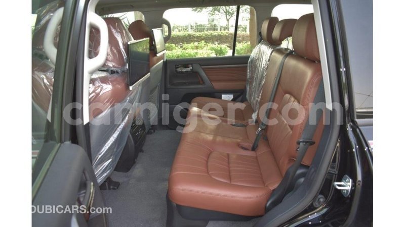 Big with watermark toyota land cruiser agadez import dubai 5419