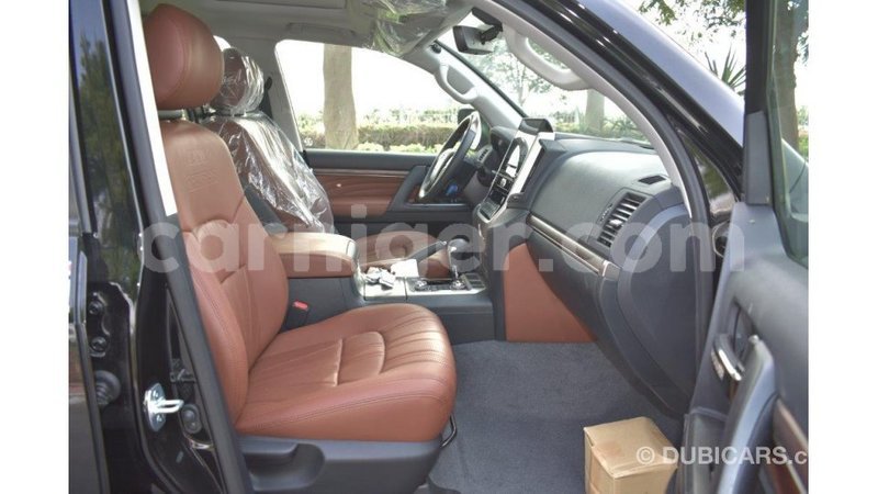 Big with watermark toyota land cruiser agadez import dubai 5419