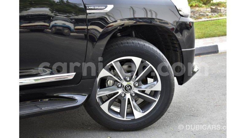 Big with watermark toyota land cruiser agadez import dubai 5419