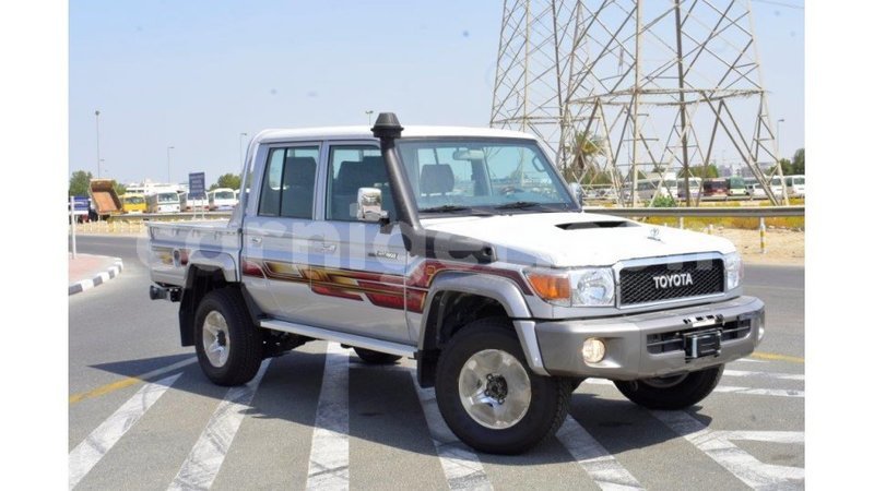 Big with watermark toyota land cruiser agadez import dubai 5420