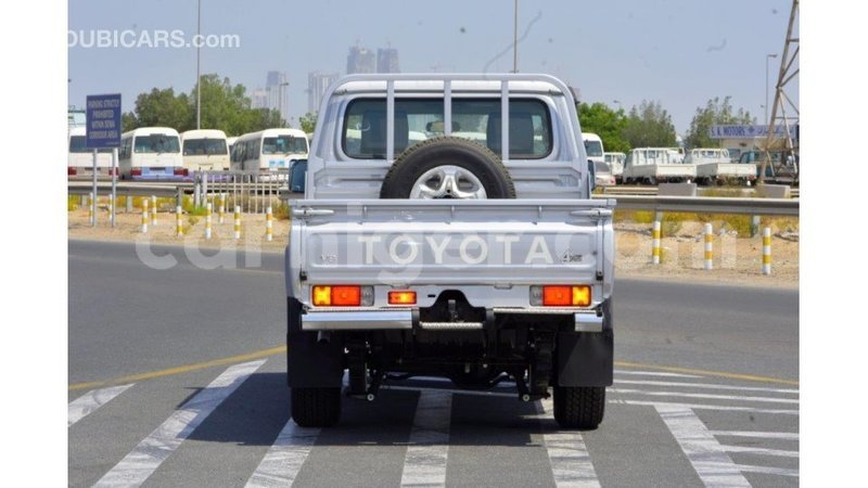 Big with watermark toyota land cruiser agadez import dubai 5420