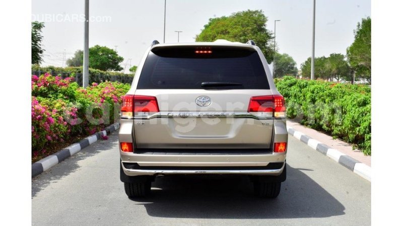 Big with watermark toyota land cruiser agadez import dubai 5422