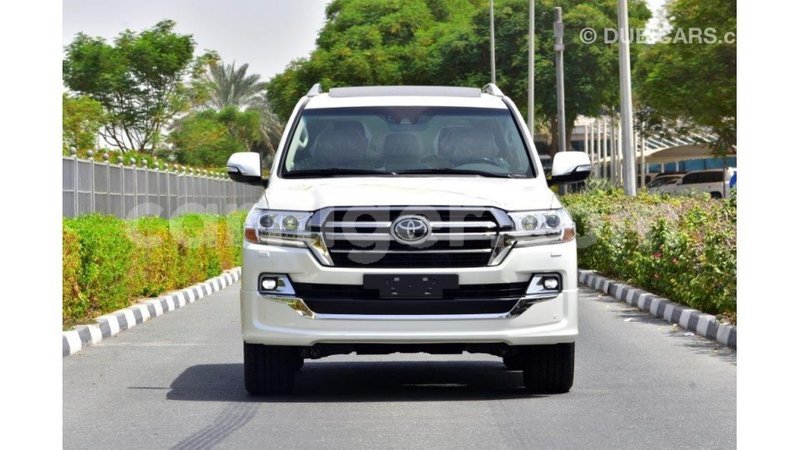 Big with watermark toyota land cruiser agadez import dubai 5426