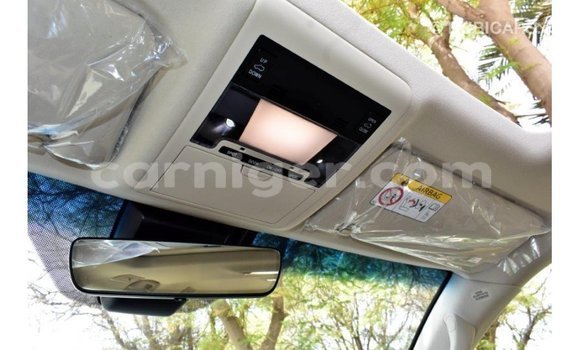 Sayi Imported Toyota Land Cruiser White Babbar mota in Import - Dubai a Agadez Sayi Imported Toyota Land Cruiser White Babbar mota in Import - Dubai a Agadez