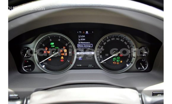 Sayi Imported Toyota Land Cruiser White Babbar mota in Import - Dubai a Agadez Sayi Imported Toyota Land Cruiser White Babbar mota in Import - Dubai a Agadez