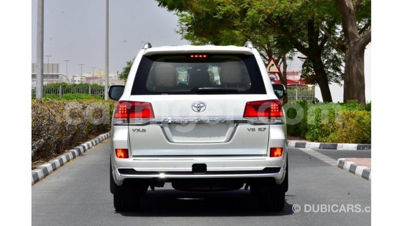 Big with watermark toyota land cruiser agadez import dubai 5426
