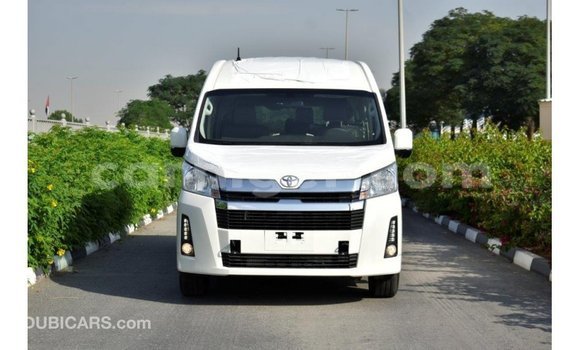 Sayi Imported Toyota Hiace White Mota in Import - Dubai a Agadez Sayi Imported Toyota Hiace White Mota in Import - Dubai a Agadez