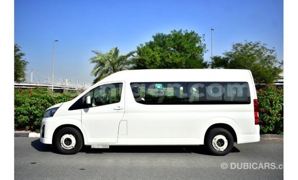 Sayi Imported Toyota Hiace White Mota in Import - Dubai a Agadez Sayi Imported Toyota Hiace White Mota in Import - Dubai a Agadez