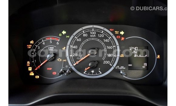 Sayi Imported Toyota Hiace White Mota in Import - Dubai a Agadez Sayi Imported Toyota Hiace White Mota in Import - Dubai a Agadez