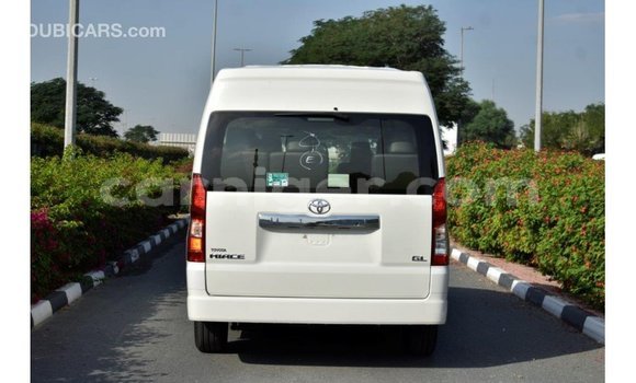 Sayi Imported Toyota Hiace White Mota in Import - Dubai a Agadez Sayi Imported Toyota Hiace White Mota in Import - Dubai a Agadez