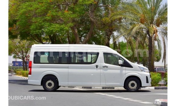Sayi Imported Toyota Hiace White Mota in Import - Dubai a Agadez Sayi Imported Toyota Hiace White Mota in Import - Dubai a Agadez