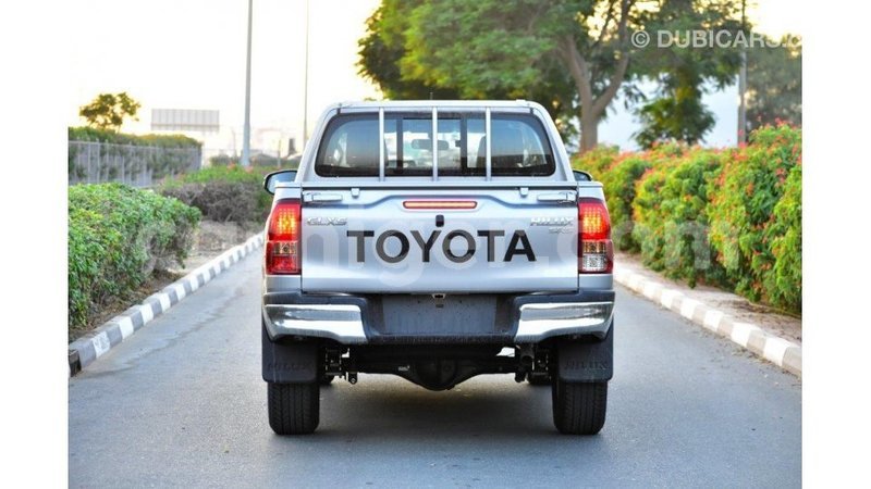 Big with watermark toyota hilux agadez import dubai 5434