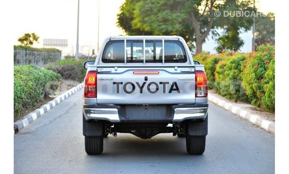 Sayi Imported Toyota Hilux Other Mota in Import - Dubai a Agadez Sayi Imported Toyota Hilux Other Mota in Import - Dubai a Agadez