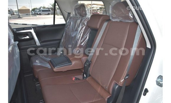 Sayi Imported Toyota Ade White Babbar mota in Import - Dubai a Agadez Sayi Imported Toyota Ade White Babbar mota in Import - Dubai a Agadez