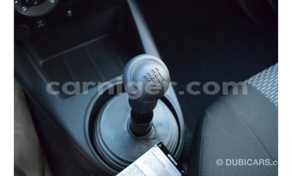 Sayi Imported Toyota Hilux White Mota in Import - Dubai a Agadez Sayi Imported Toyota Hilux White Mota in Import - Dubai a Agadez