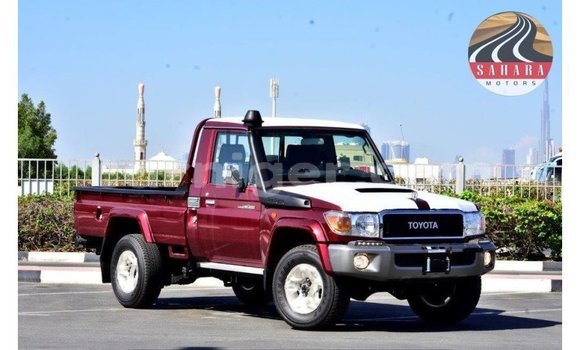 Sayi Imported Toyota Land Cruiser Red Babbar mota in Import - Dubai a Agadez Sayi Imported Toyota Land Cruiser Red Babbar mota in Import - Dubai a Agadez