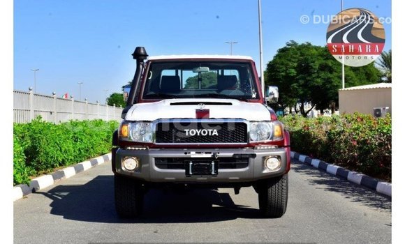 Sayi Imported Toyota Land Cruiser Red Babbar mota in Import - Dubai a Agadez Sayi Imported Toyota Land Cruiser Red Babbar mota in Import - Dubai a Agadez