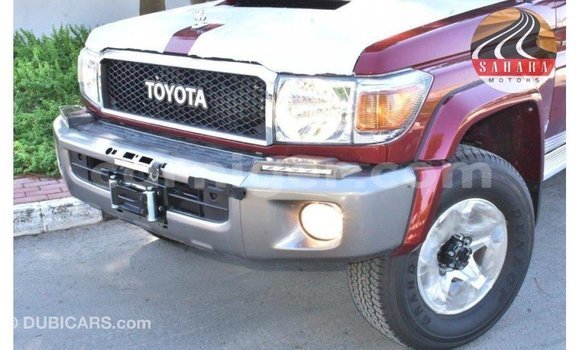 Sayi Imported Toyota Land Cruiser Red Babbar mota in Import - Dubai a Agadez Sayi Imported Toyota Land Cruiser Red Babbar mota in Import - Dubai a Agadez