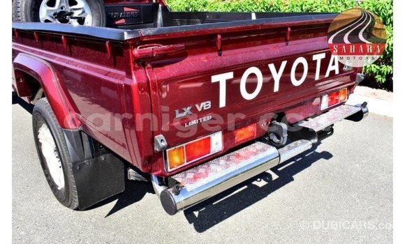 Sayi Imported Toyota Land Cruiser Red Babbar mota in Import - Dubai a Agadez Sayi Imported Toyota Land Cruiser Red Babbar mota in Import - Dubai a Agadez