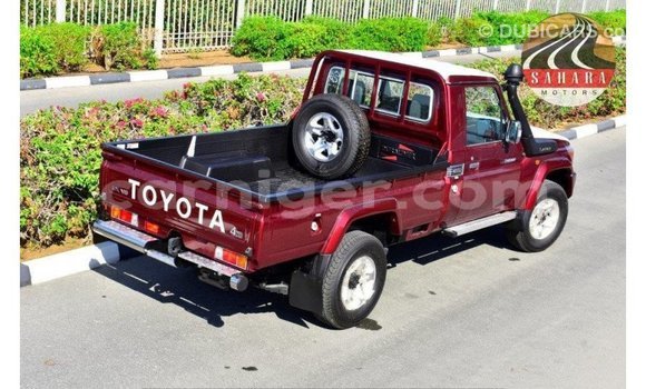Sayi Imported Toyota Land Cruiser Red Babbar mota in Import - Dubai a Agadez Sayi Imported Toyota Land Cruiser Red Babbar mota in Import - Dubai a Agadez