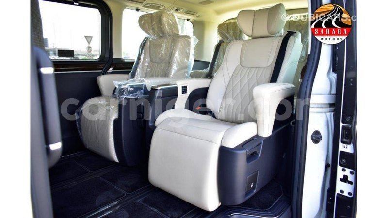 Big with watermark toyota granvia agadez import dubai 5441