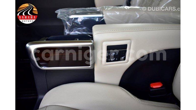 Big with watermark toyota granvia agadez import dubai 5441
