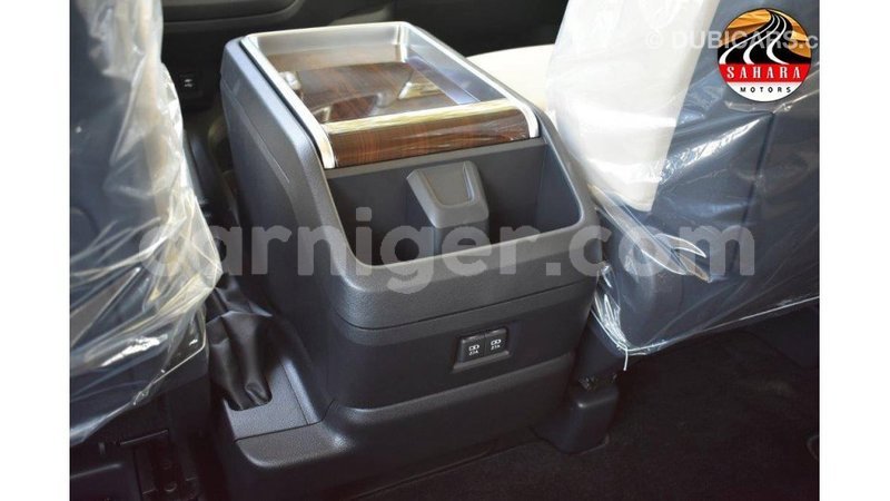 Big with watermark toyota granvia agadez import dubai 5441