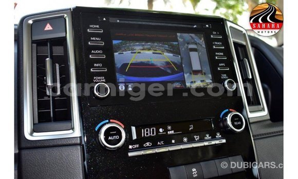 Sayi Imported Toyota Granvia White Mota in Import - Dubai a Agadez Sayi Imported Toyota Granvia White Mota in Import - Dubai a Agadez