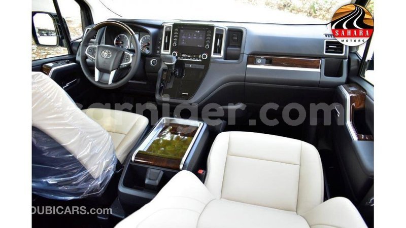 Big with watermark toyota granvia agadez import dubai 5441