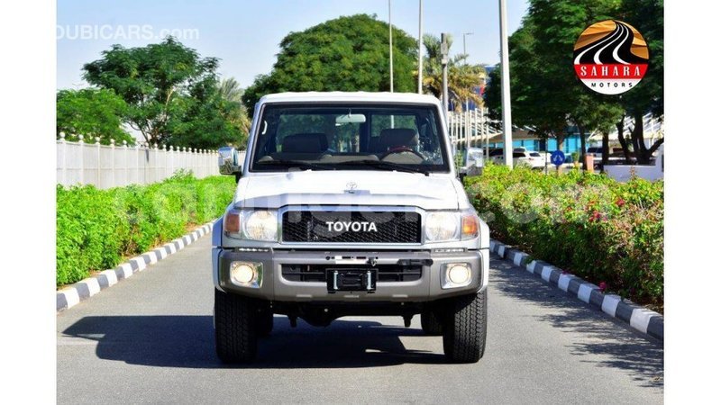 Big with watermark toyota land cruiser agadez import dubai 5443