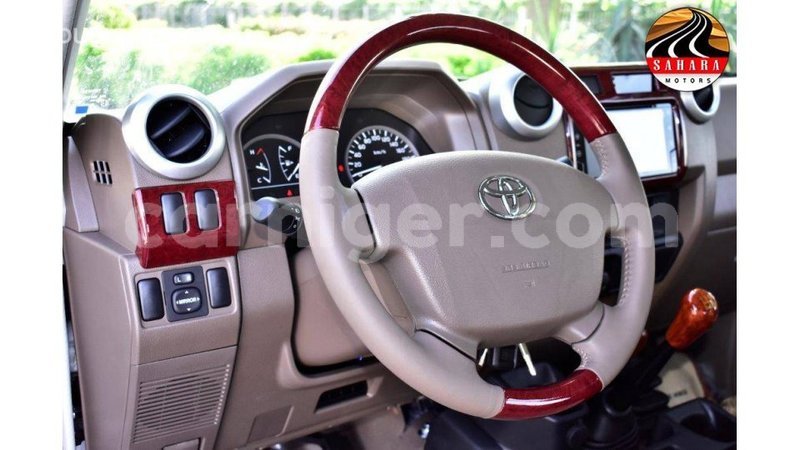 Big with watermark toyota land cruiser agadez import dubai 5443