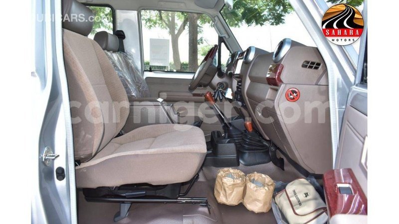 Big with watermark toyota land cruiser agadez import dubai 5443