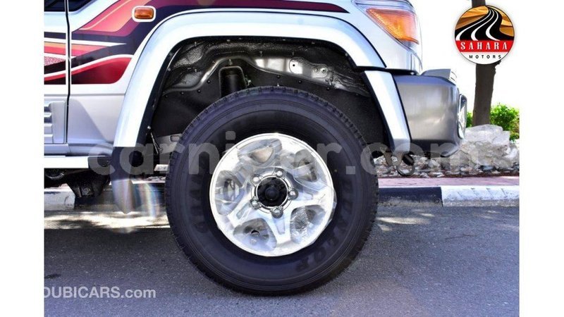Big with watermark toyota land cruiser agadez import dubai 5443