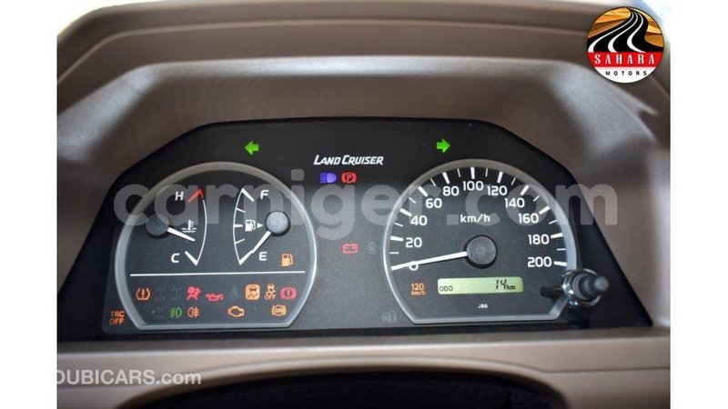 Big with watermark toyota land cruiser agadez import dubai 5443