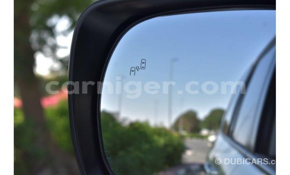 Sayi Imported Toyota Land Cruiser White Babbar mota in Import - Dubai a Agadez Sayi Imported Toyota Land Cruiser White Babbar mota in Import - Dubai a Agadez