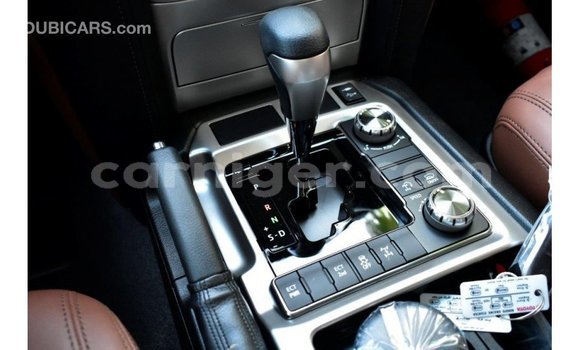 Sayi Imported Toyota Land Cruiser White Babbar mota in Import - Dubai a Agadez Sayi Imported Toyota Land Cruiser White Babbar mota in Import - Dubai a Agadez