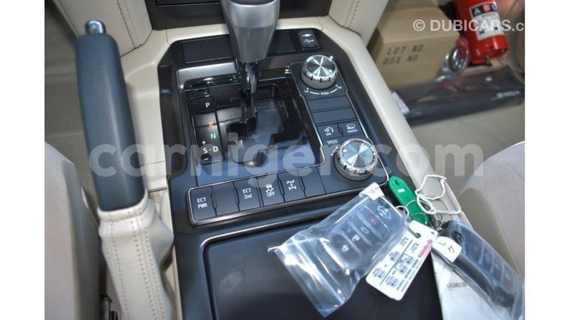 Big with watermark toyota land cruiser agadez import dubai 5445