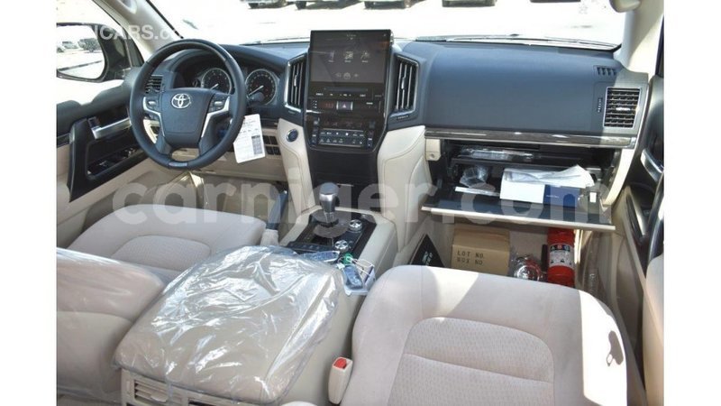 Big with watermark toyota land cruiser agadez import dubai 5445