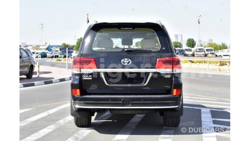 Big with watermark toyota land cruiser agadez import dubai 5445