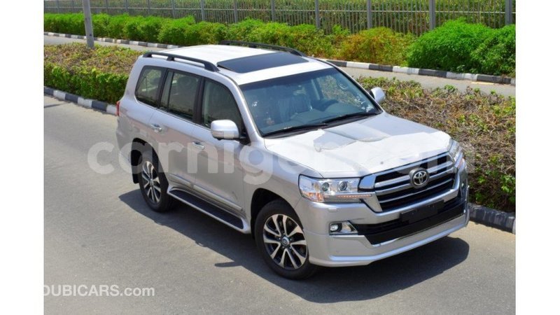 Big with watermark toyota land cruiser agadez import dubai 5447