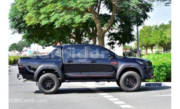 Sayi Imported Toyota Hilux Black Mota in Import - Dubai a Agadez Sayi Imported Toyota Hilux Black Mota in Import - Dubai a Agadez