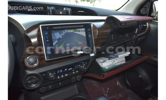 Sayi Imported Toyota Hilux Black Mota in Import - Dubai a Agadez Sayi Imported Toyota Hilux Black Mota in Import - Dubai a Agadez