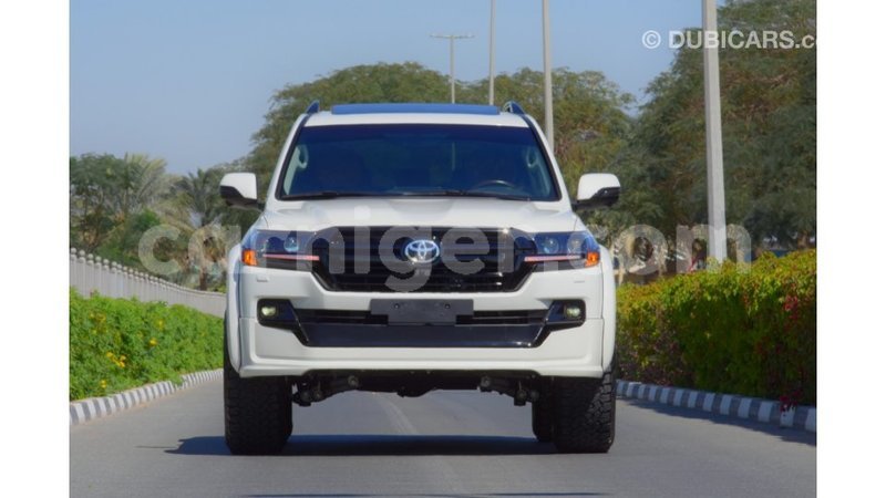 Big with watermark toyota land cruiser agadez import dubai 5452