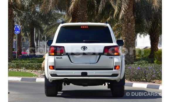 Sayi Imported Toyota Land Cruiser White Babbar mota in Import - Dubai a Agadez Sayi Imported Toyota Land Cruiser White Babbar mota in Import - Dubai a Agadez