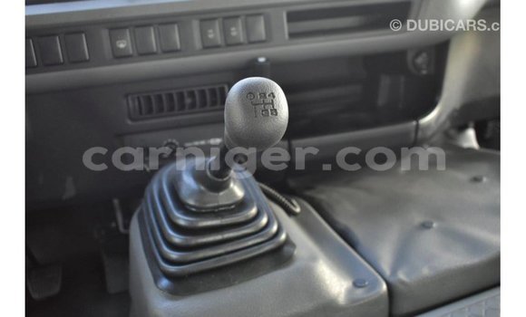 Sayi Imported Toyota Coaster White Mota in Import - Dubai a Agadez Sayi Imported Toyota Coaster White Mota in Import - Dubai a Agadez