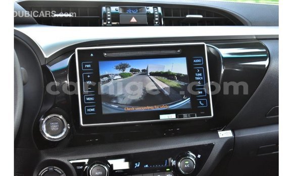 Sayi Imported Toyota Hilux White Mota in Import - Dubai a Agadez Sayi Imported Toyota Hilux White Mota in Import - Dubai a Agadez