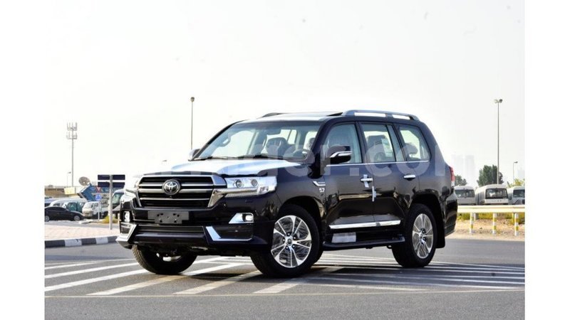 Big with watermark toyota land cruiser agadez import dubai 5457