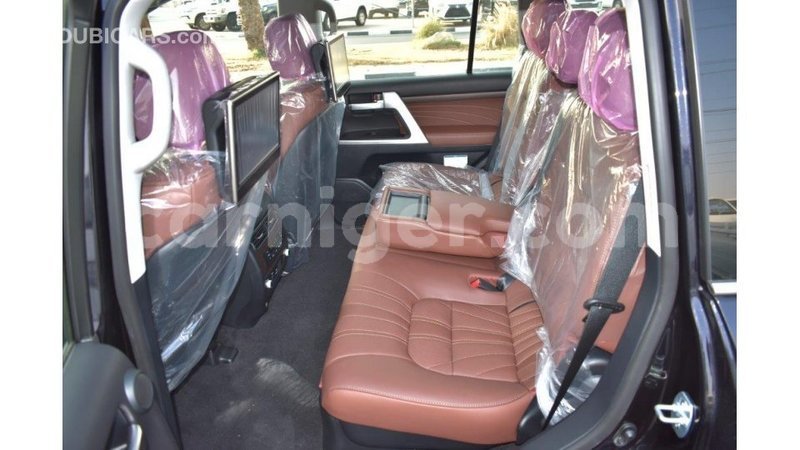 Big with watermark toyota land cruiser agadez import dubai 5457