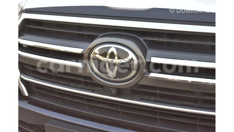 Big with watermark toyota land cruiser agadez import dubai 5457
